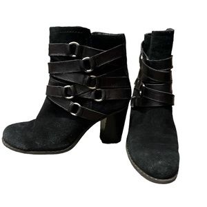 Adrienne Vittadini Boots Size 7